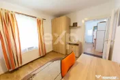 Corp de casă renovat, curte comună – Str. Lungă, Brașo 