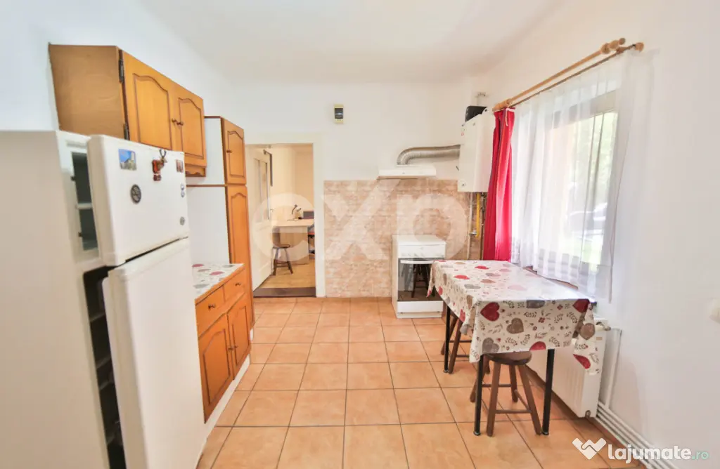 Corp de casă renovat, curte comună – Str. Lungă, Brașo