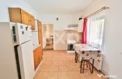 Corp de casă renovat, curte comună – Str. Lungă, Brașo