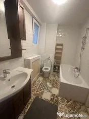 Apartament 3 camere Sala Palatului +pod , aporape de metrou 