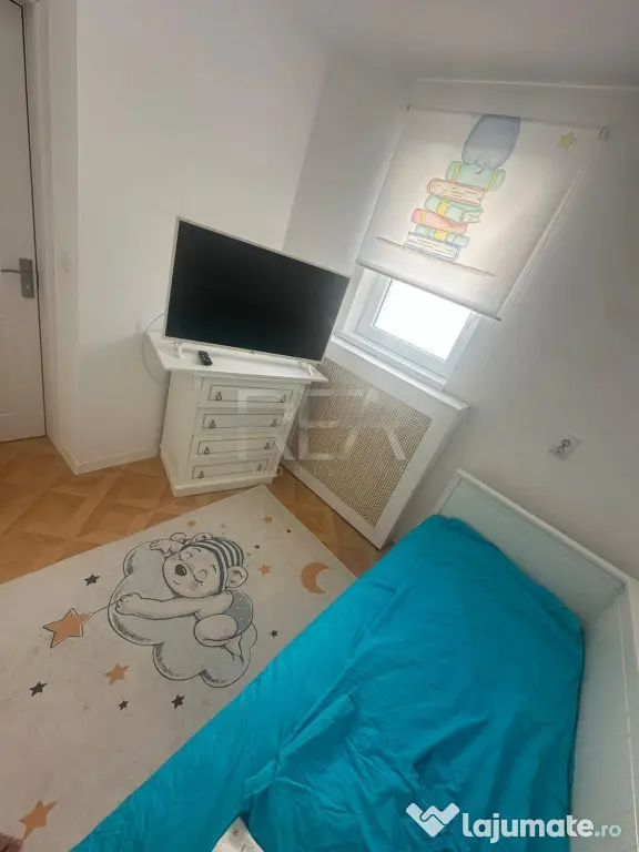 Apartament 3 camere Sala Palatului +pod , aporape de metrou