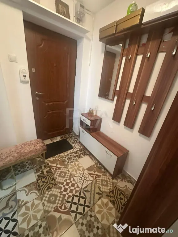 Apartament 3 camere Sala Palatului +pod , aporape de metrou