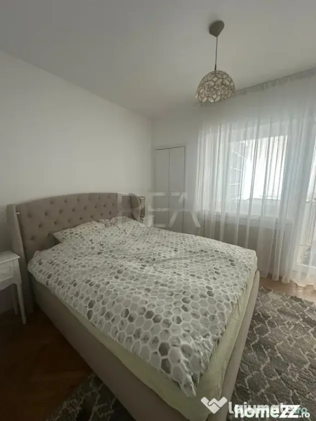 Apartament 3 camere Sala Palatului +pod , aporape de metrou - Bucuresti (Bucuresti-Ilfov)