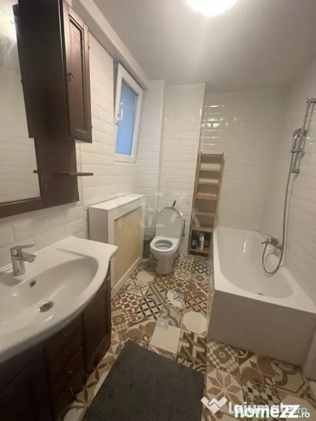 Apartament 3 camere Sala Palatului +pod , aporape de metrou - Bucuresti (Bucuresti-Ilfov)