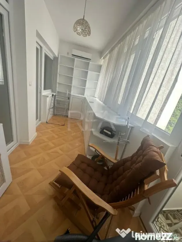 Apartament 3 camere Sala Palatului +pod , aporape de metrou - Bucuresti (Bucuresti-Ilfov)
