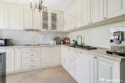 Casa cu suflet si gradina spectaculoasa 