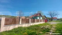 Casă autentică 3.100 mp teren, livadă si parau I Lisnau