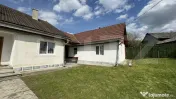 Casă de vânzare, în Sigmir și 10 ari de teren 