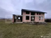 Casa individuala,180mp, 5000 mp teren plus Hala 550mp.CEPARI 