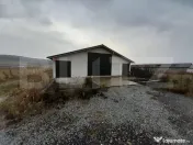 Casa individuala,180mp, 5000 mp teren plus Hala 550mp.CEPARI 