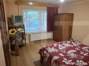 Casă, teren, anexe – Unțeni, Burlești - Proprietate cu 