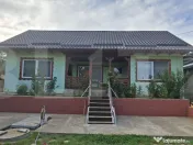 Casă, teren, anexe – Unțeni, Burlești - Proprietate cu 
