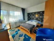 Pensiune de 13 camere, 640 mp utili, 2000 mp de teren, Varat 