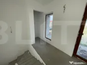 Casă cu 3 camere în Dumbrăvița 