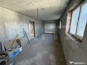 Casă P+1 semifinisată, 250 mp, garaj, teren generos, zona 