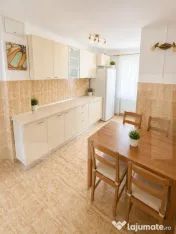 Apartament 3 camere decomandat, etaj intermediar, 70 mp, zon 