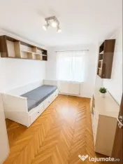 Apartament 3 camere decomandat, etaj intermediar, 70 mp, zon 
