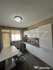 Apartament de 3 camere, Subcetate 