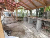 Proprietate deosebită 2 case, lac de pește, finisaje premi 
