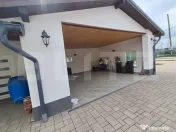 Proprietate deosebită 2 case, lac de pește, finisaje premi 