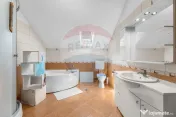 Apartament cu 3 camere de închiriat 125 mp - zona Grădi... 