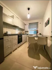 Apartament 3 camere, decomandat - zona Tractorul 
