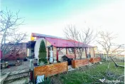 Casă cu mansardă, Cornisa – Botoșani | Teren 509 mp | 4 