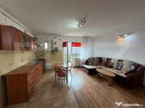 Apartament 3 camere, etaj intermediar, parcare, zona Eroilor
