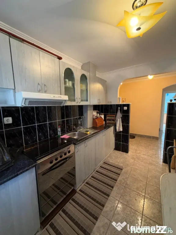 Apartament 4 camere. etj 2, Radauti
