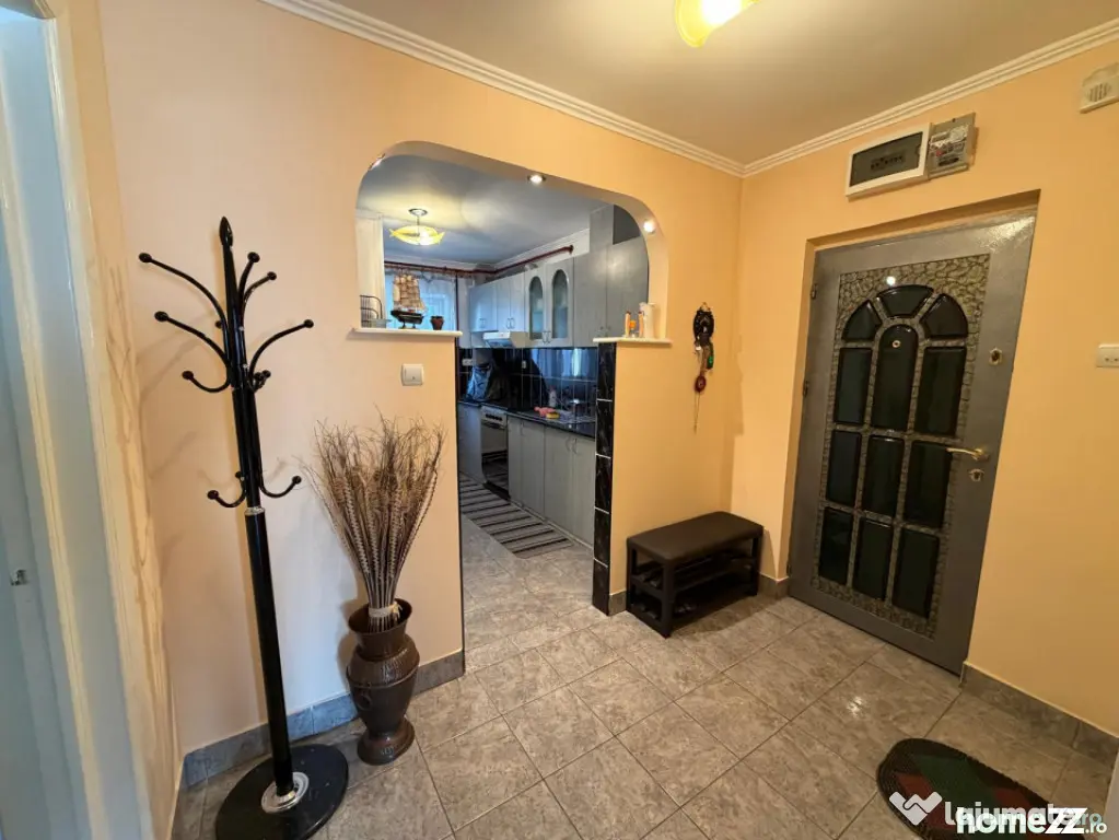 Apartament 4 camere. etj 2, Radauti