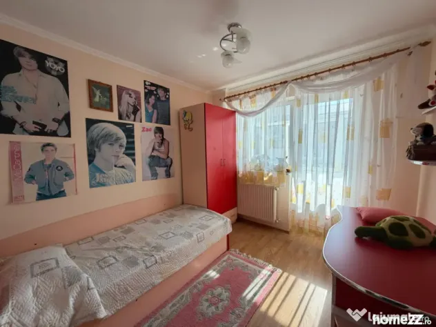 Apartament 4 camere. etj 2, Radauti