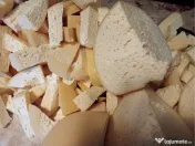 Vând caș din lapte de vacă 