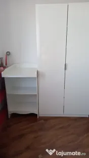 Vând masă de înfășat Ikea 