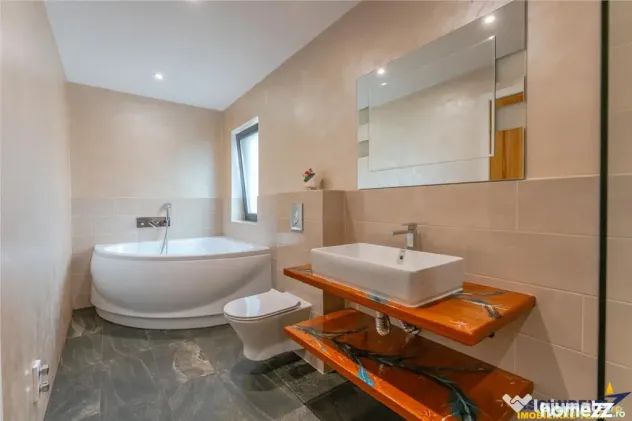 FILM 3D! Vila high tech, cu semineu, terase,jacuzzi, 151 mp