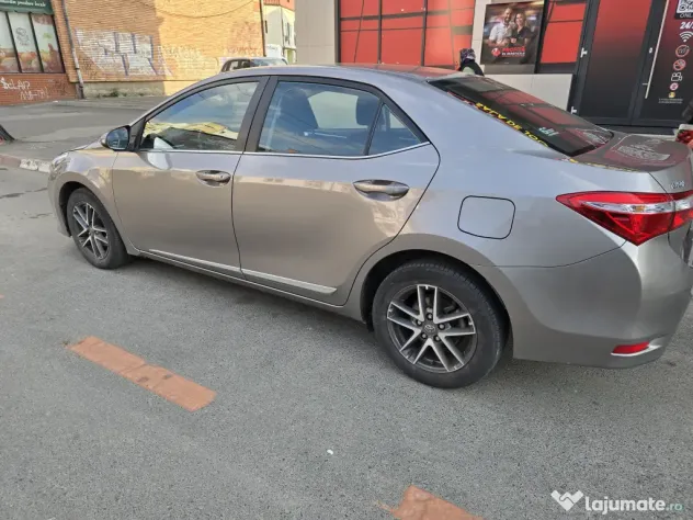 Toyota Corolla, fabricatie 2015, motor 1.6 benzină 132 CP, cutie automată