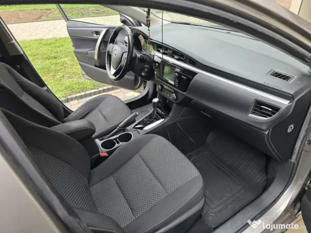 Toyota Corolla, fabricatie 2015, motor 1.6 benzină 132 CP, cutie automată
