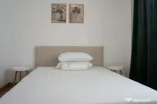 Probabil cel mai frumos 4 camere din Aparatorii Patriei 