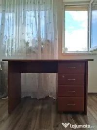 Birou cu sertare 