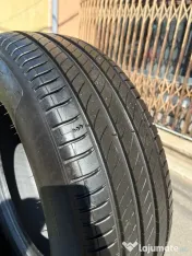 245/65R17 Michelin 