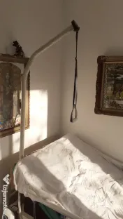 Pat medical reglabil echipat pentru persoane obeze imobilizate de maxim 260 kg 