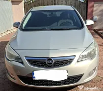 Vând Opel Astra J 2010, motor 1.7 CDTI diesel, 1686 cm³, 81 kW.