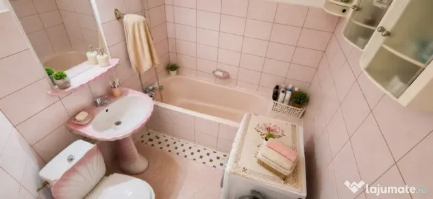 Apartament 3 camere, parter pretabil activitati comerciale,