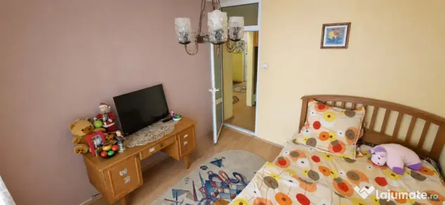 Apartament 3 camere, parter pretabil activitati comerciale,