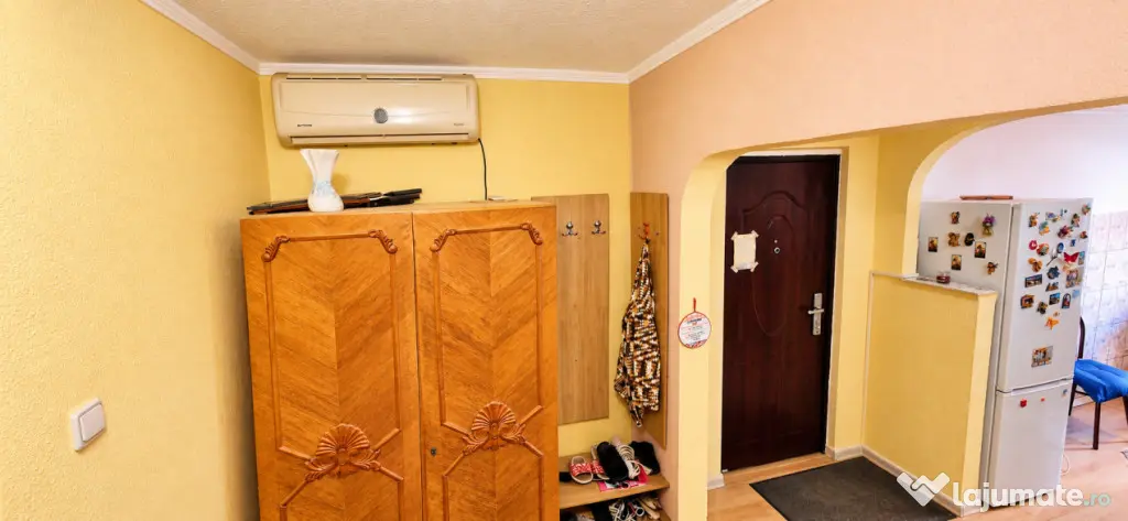 Apartament 3 camere, parter pretabil activitati comerciale,