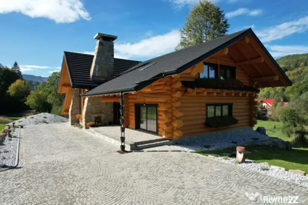 Cabana exclusivista din lemn rotund, 5500mp teren, Sucevita - Sucevita (Suceava)