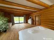 Cabana exclusivista din lemn rotund, 5500mp teren, Sucevita 