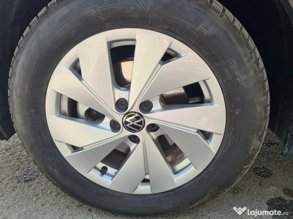 Schimb sau vand VW TCROSS,din 2024,4300 km,cutie automata,benzina,consum 4.5l,impecabila,cu auto VW TIGUAN 2024-2026,sau TOYOTA RAV4