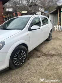 Vând Opel Astra H 1.4 Benzină – 2010
