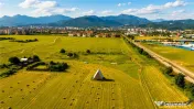 Teren intravilan pretabil:constructie blocuri vile investiti 