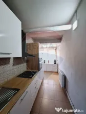 Casă / Vilă cu 5 camere de vânzare la 12-15 minute de ... 